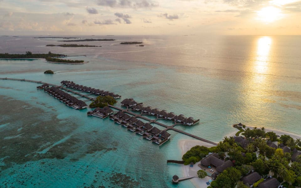 Four-Seasons-Kuda-Huraa-at-Sunset