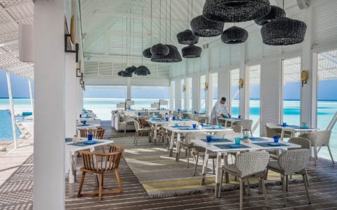 Four-Seasons-at-Landaa-Giraavaru-Blu-Beach-Club-Restuarant.