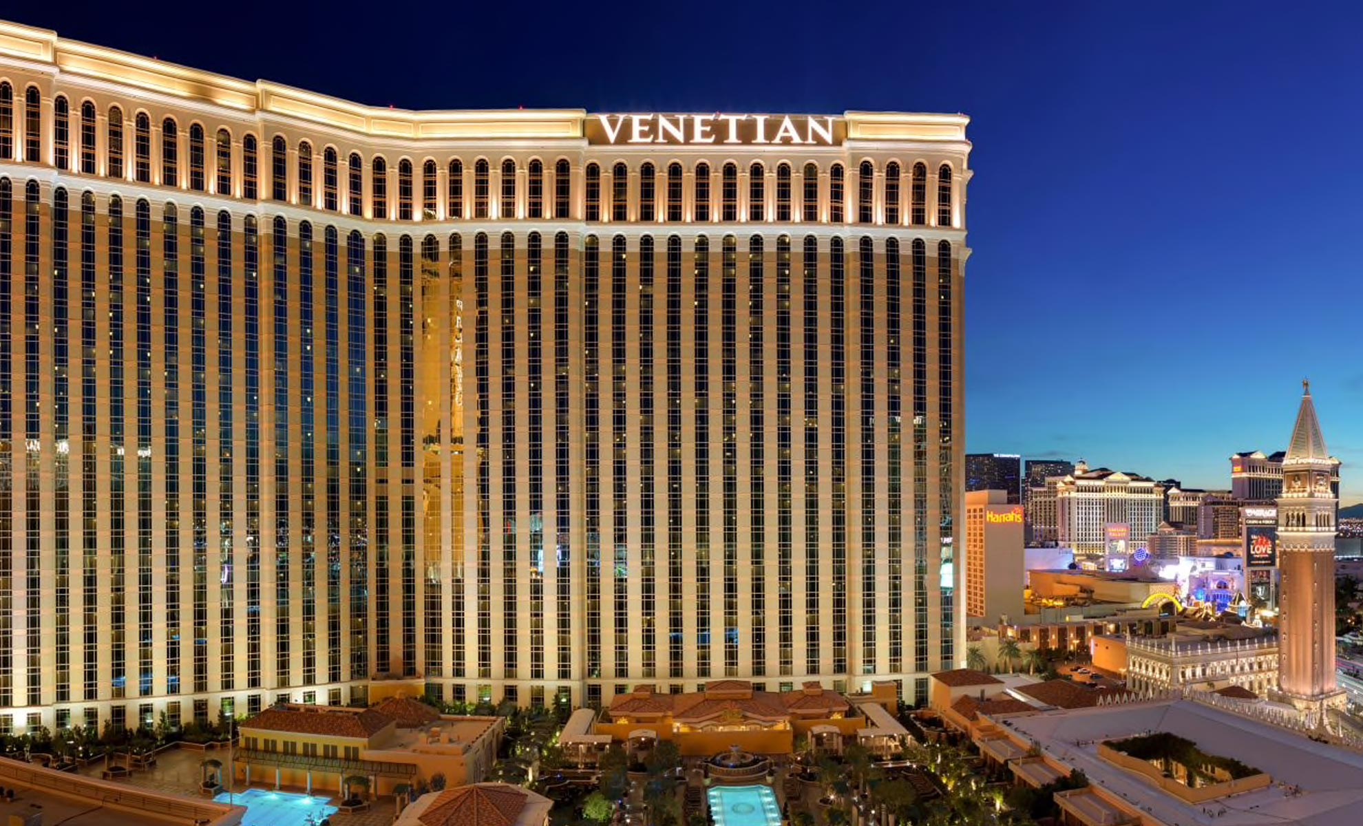 10 Best Casinos In Las Vegas For A Soul-Stirring Holiday!