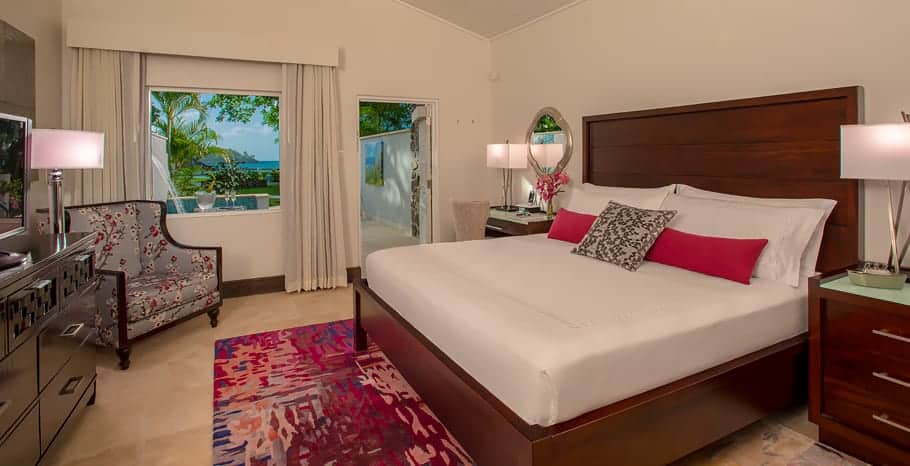 Beachfront Honeymoon Butler Room w Private Pool Sanctuary