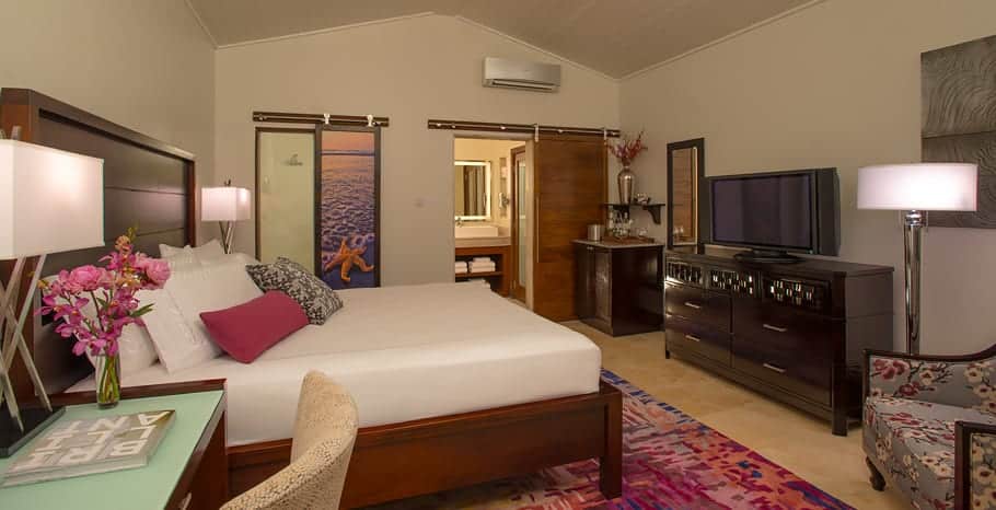 Beachfront Honeymoon Butler Room w Private Pool Sanctuary