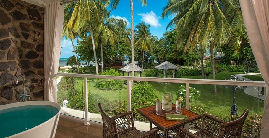 Oceanview-Club-Level-Room-w-Balcony-Tranquility-Soaking-Tub