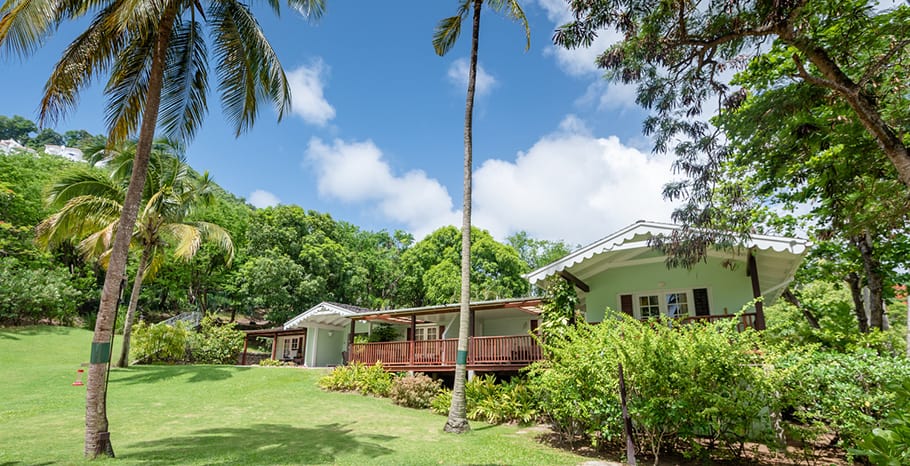 eastwinds-ocean-front-room-outside