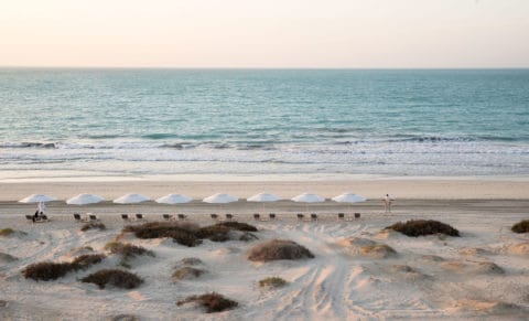 Jumeirah-at-Saadiyat-Island-Resort---Beach-view