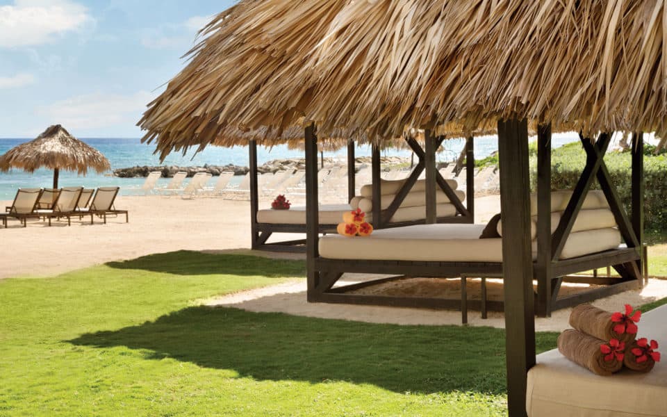 Hyatt-Zilara-Rose-Hall-Beach-Cabanas-01