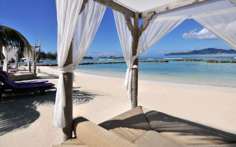 Le-Domaine-de-Lorangeraie-Resort-Spa-Beach1