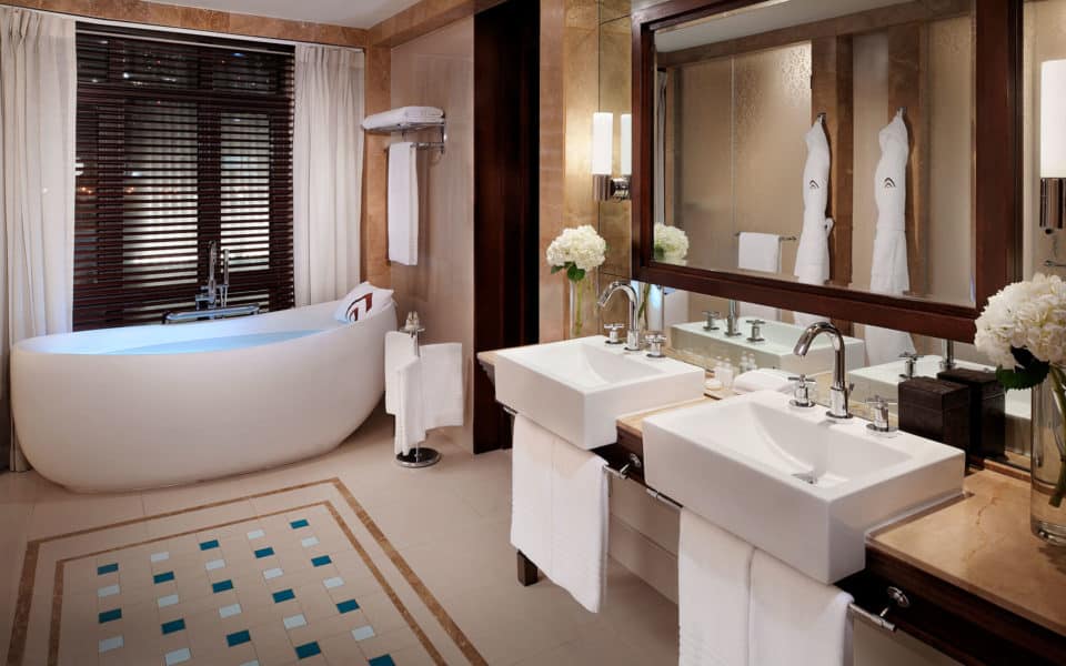 The-Palace-Downtown-Dubai---Royal-Suite-Bathroom