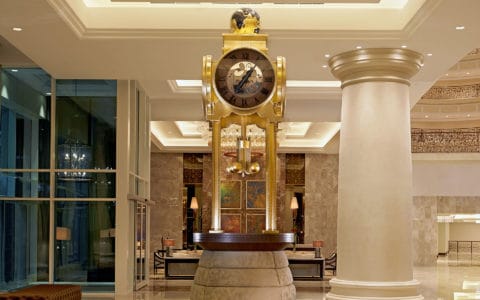 Waldorf-Astoria-Dubai-Lobby-Clock