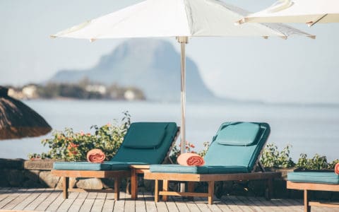 sands-suites-resort-Poolside
