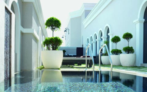 the_ritz-carlton_abu_dhabi_grand_canal_pool