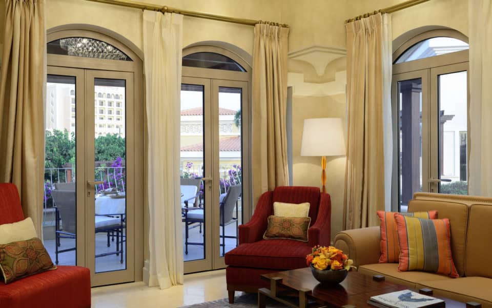 the_ritz-carlton_abu_dhabi_grand_canal_villa_livingroom