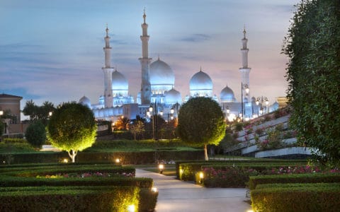 the_ritz-carlton_abu_dhabi_grand_canal_villa_mosque_at_night