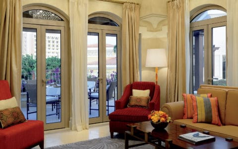 the_ritz-carlton_abu_dhabi_grand_canal_villaroom_-_garden_house__suite_-_living_room