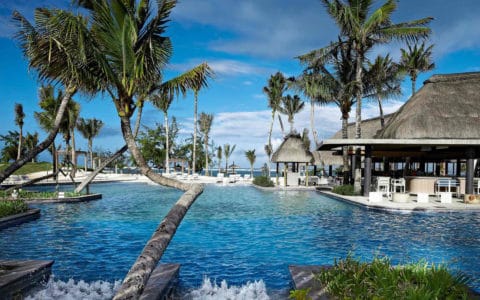 long-beach-mauritius--pool